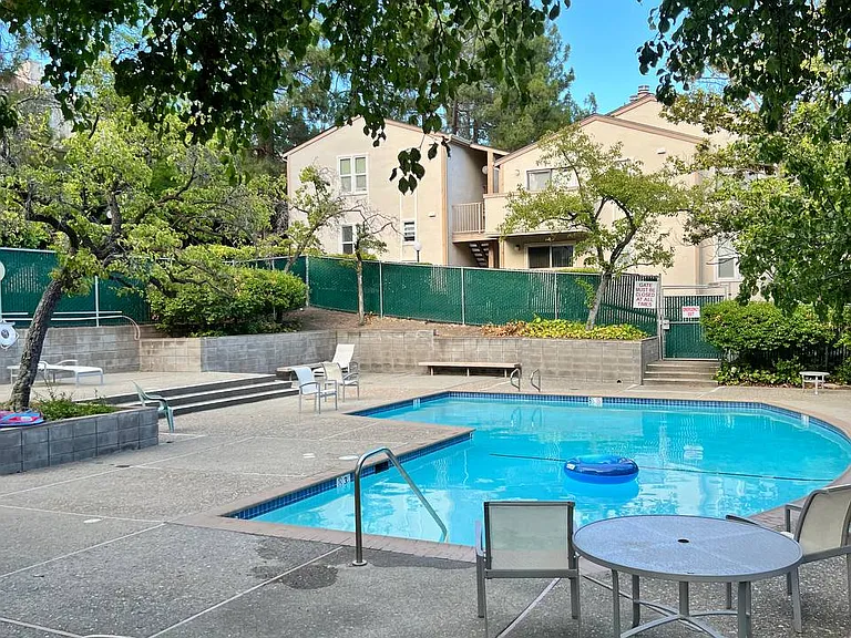 250 Chilpancingo Pkwy #25 — Photo 20