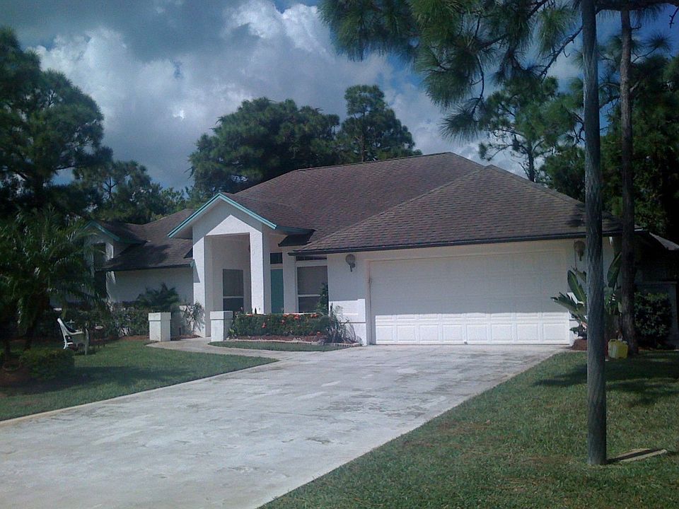 1891 SW Hunters Club Way