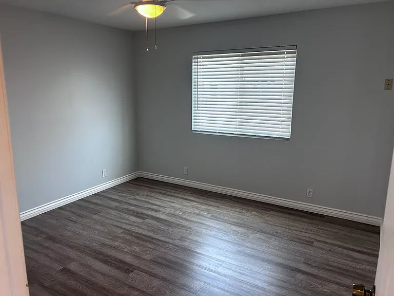 4948 Brighton Ave — Photo 42
