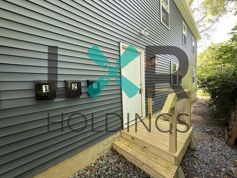 317 E Broad St — Photo 17