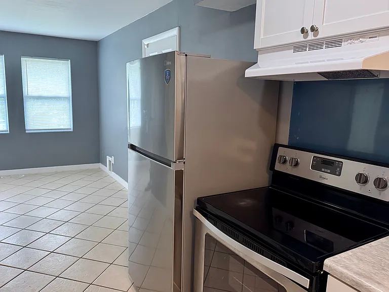 1105 E Edgewood St — Photo 6