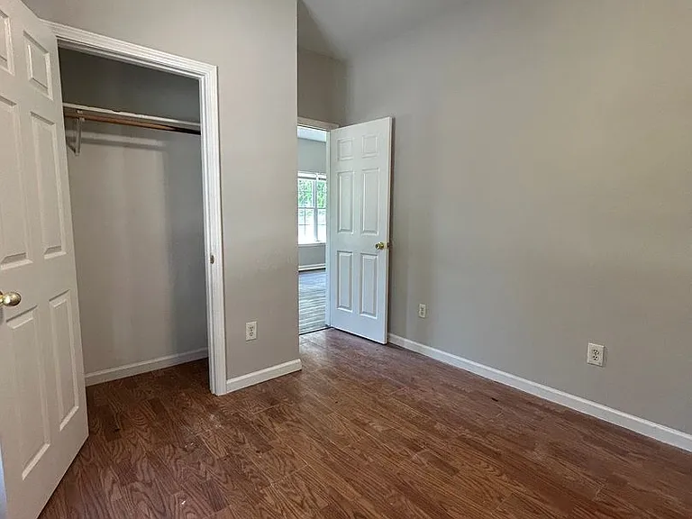 433 Evans St — Photo 6