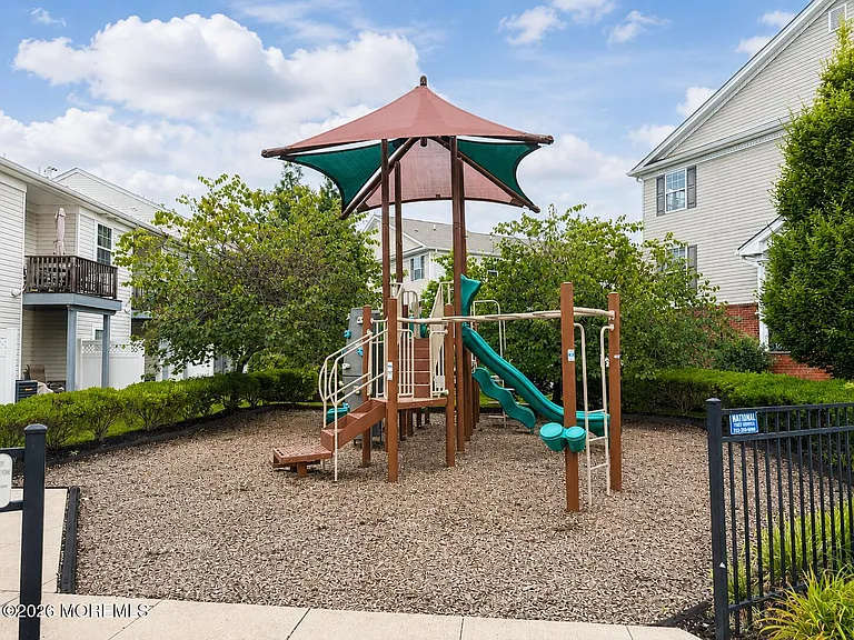 235 Yale Blvd — Photo 21