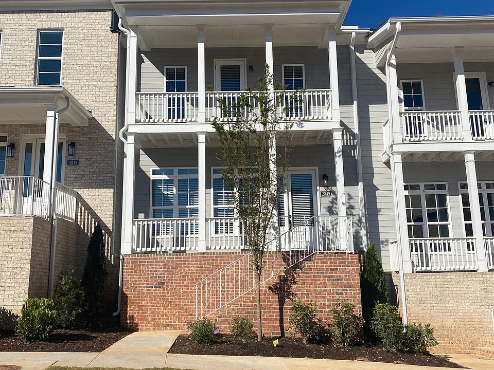 2045 Parkside Ln Front Elevation