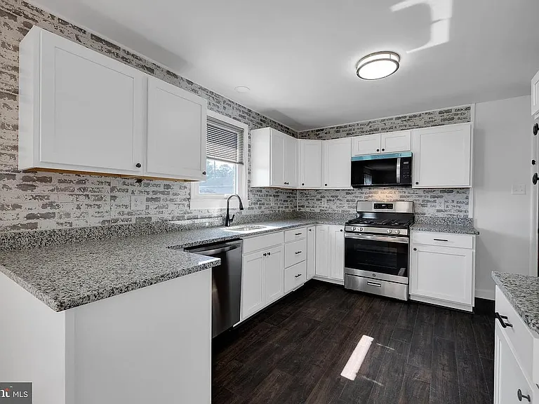 New Kitchen and Appliances