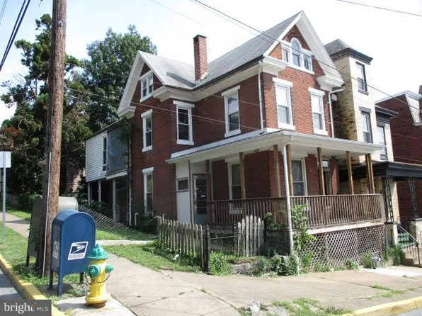 364 Locust St, Steelton, PA 17113