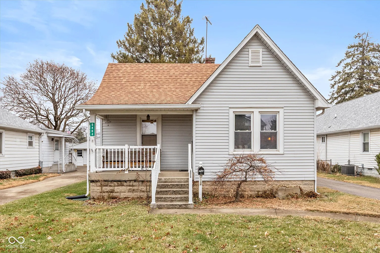 5404 Speedway Dr photo 1
