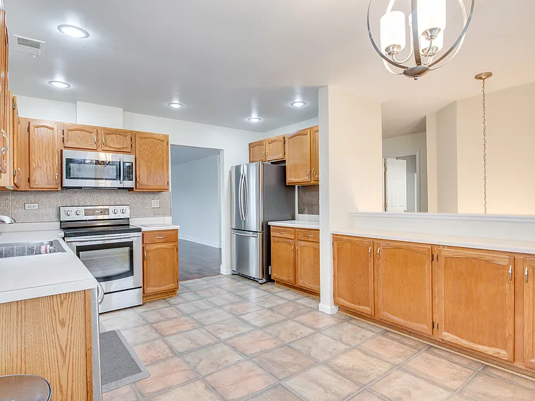 1829 Quaker Hollow Ln #1829 — Photo 4
