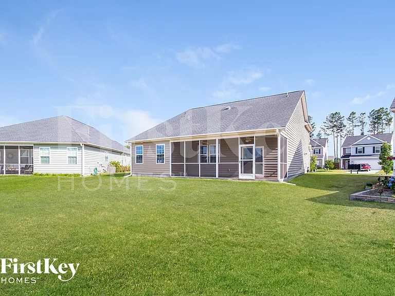 647 Redbud Ln — Photo 18