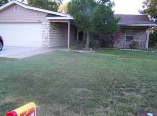 1906 Kent St, Taylor, TX 76574