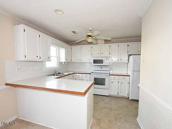 5th image of 3818 Sterling Pointe Dr Unit J1