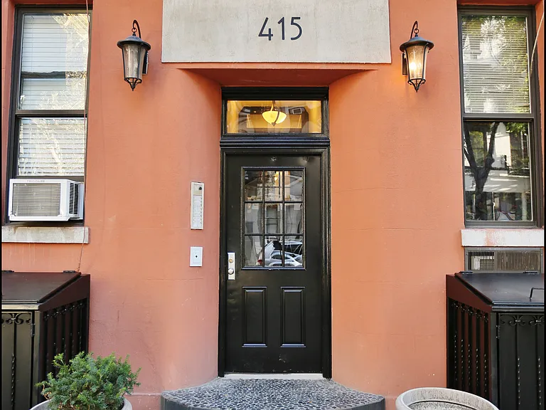 415 E 78th St #2D — Photo 7