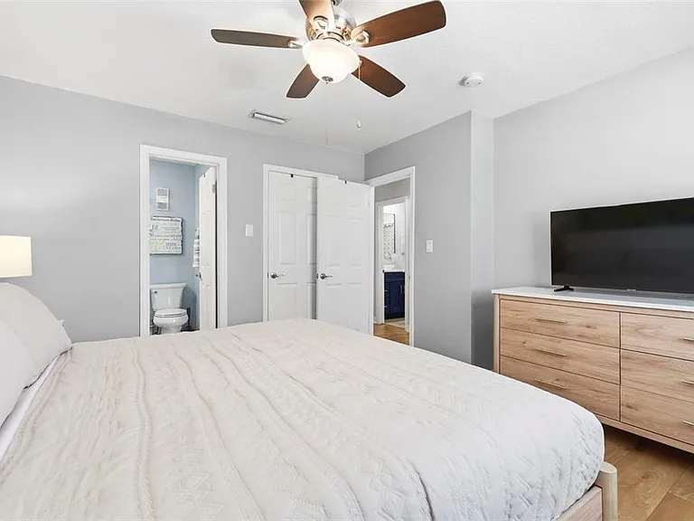 201 Pompano Dr SE #C — Photo 29
