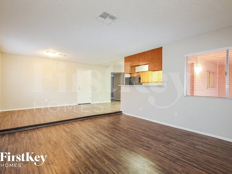 16412 N 49th Dr — Photo 7