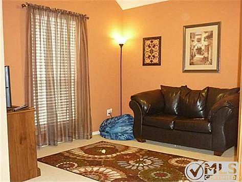 3rd image of 2719 Sweetbriar Ln