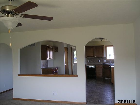 2nd image of 612 Eagle View Dr