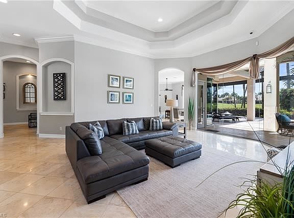3rd image of 1691 Persimmon Dr