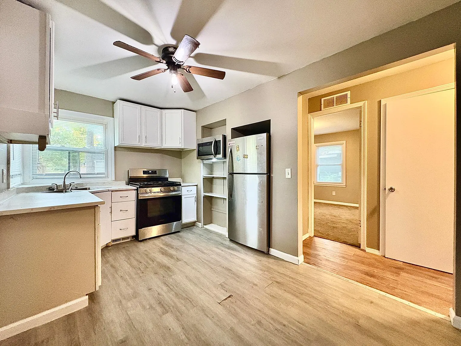 4 bed, 1.5 bath, 1536 sqft, $1,550 — Photo 4
