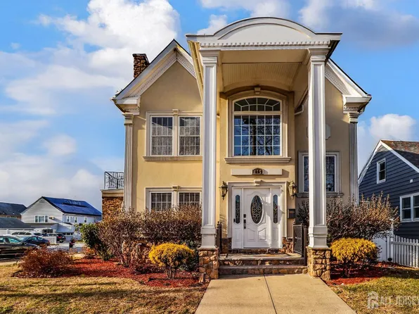 115 Lowell St, Carteret, NJ 07008