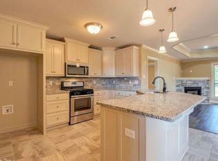 1412 Puritan Dr, Jacksonville, AR 72076