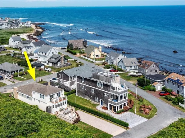 13 4th St, Narragansett, RI 02882