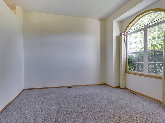 2nd image of 551 Arlo Ln