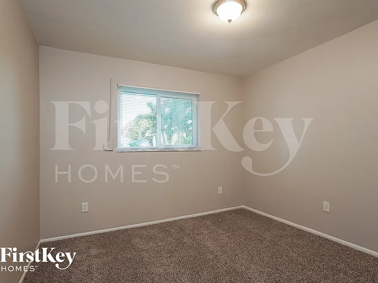 1931 SE 10th Pl — Photo 12