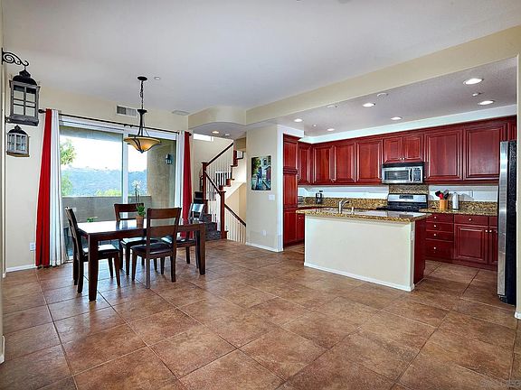 4th image of 2738 Escala Cir