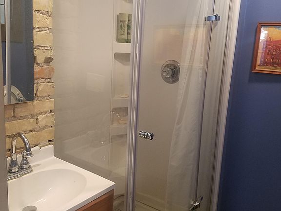 2nd image of 802 Litchfield St
