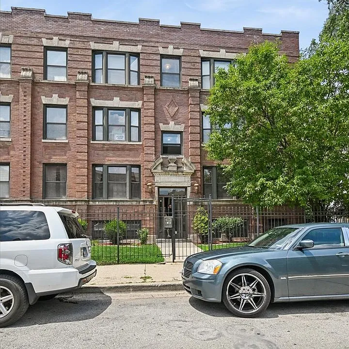 4220 S Champlain Ave #3S