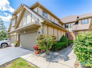 1606 Saddlebrook Ct #B, Toledo, OH 43615
