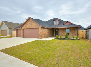 2906 Harvest Dr, Weatherford, OK 73096