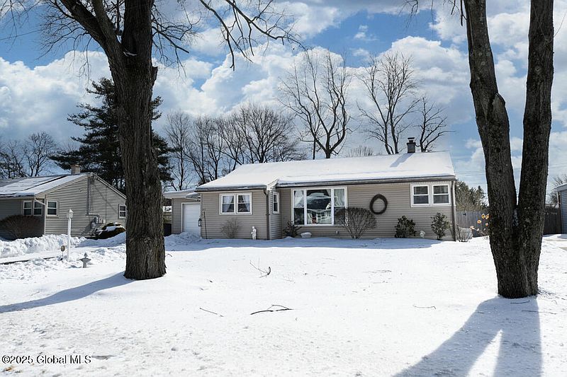 4th image of 83 Locust Park