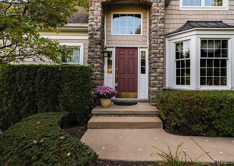 24927 Reeds Pointe Dr, Novi, MI 48374 Zillow