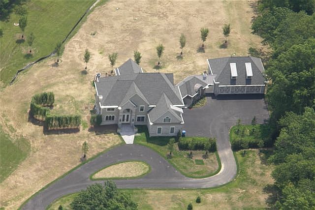 2nd image of 139 Peggy Ln