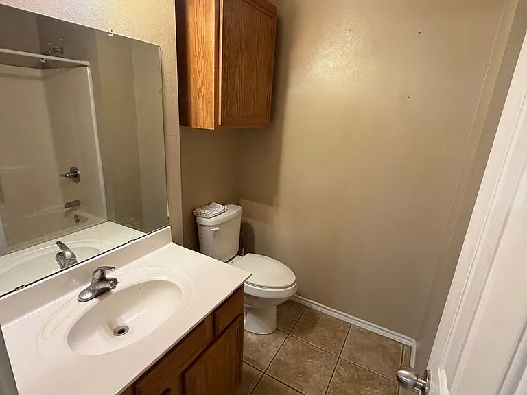502 N Clinton Ave — Photo 9
