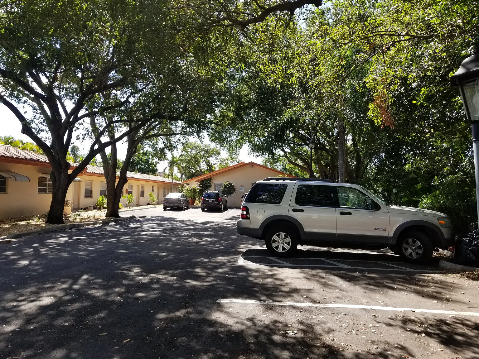 3 bed, 1110 sqft, $2,500 — Photo 2
