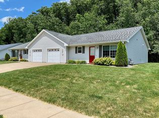 4114 Echo Valley Dr, Eau Claire, WI 54701