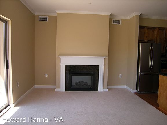 5th image of 230 Nat Turner Blvd S APT 2000