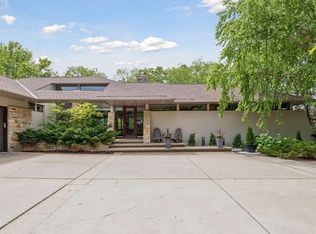 18002 Bearpath Trl, Eden Prairie, MN 55347