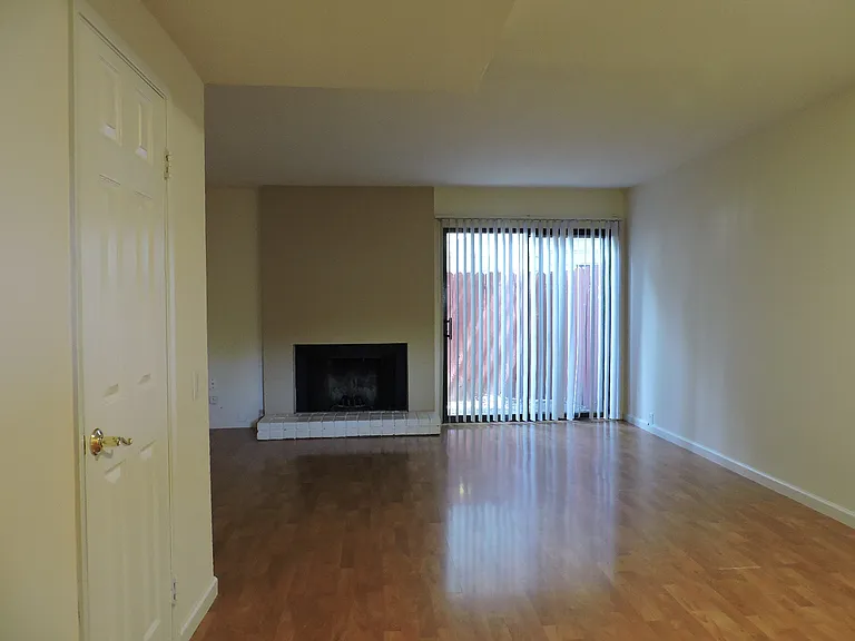 1201 V St — Photo 2