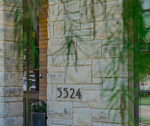 3rd image of 5524 Bryn Mawr Dr