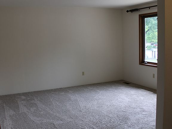 3rd image of 1516 Woodhaven Pl