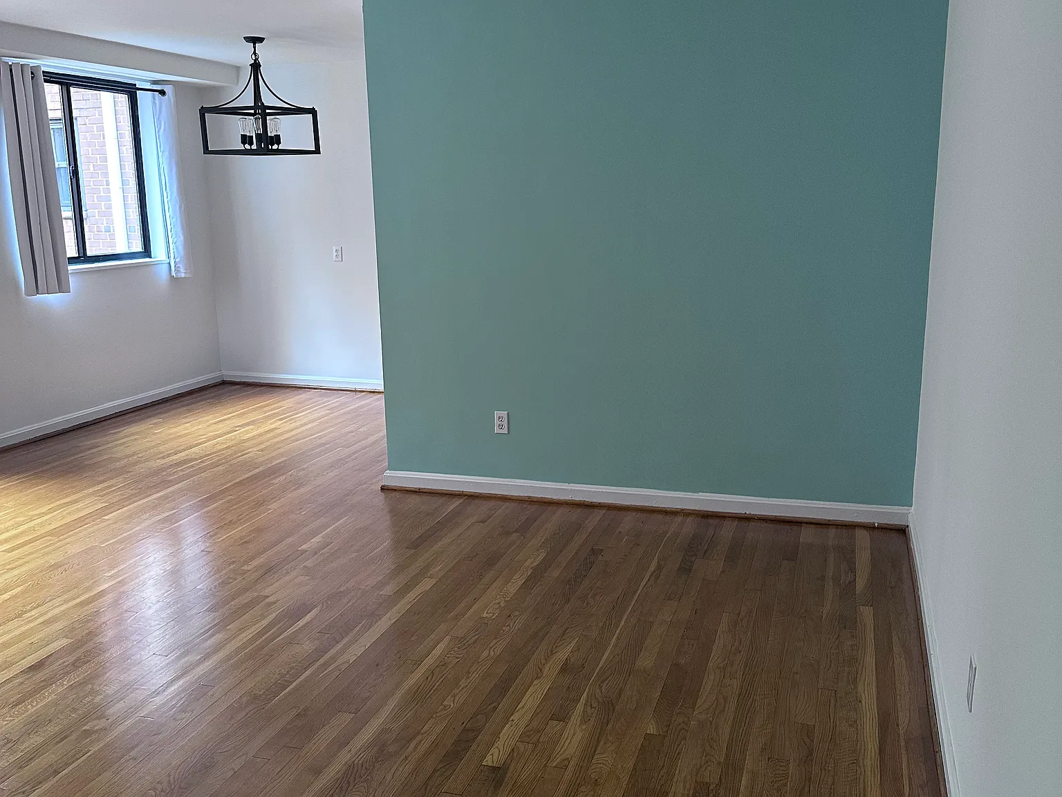 1 bed, 704 sqft, $2,100 — Photo 3