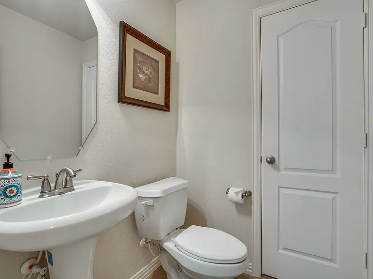7747 Ivanhoe Dr — Photo 46