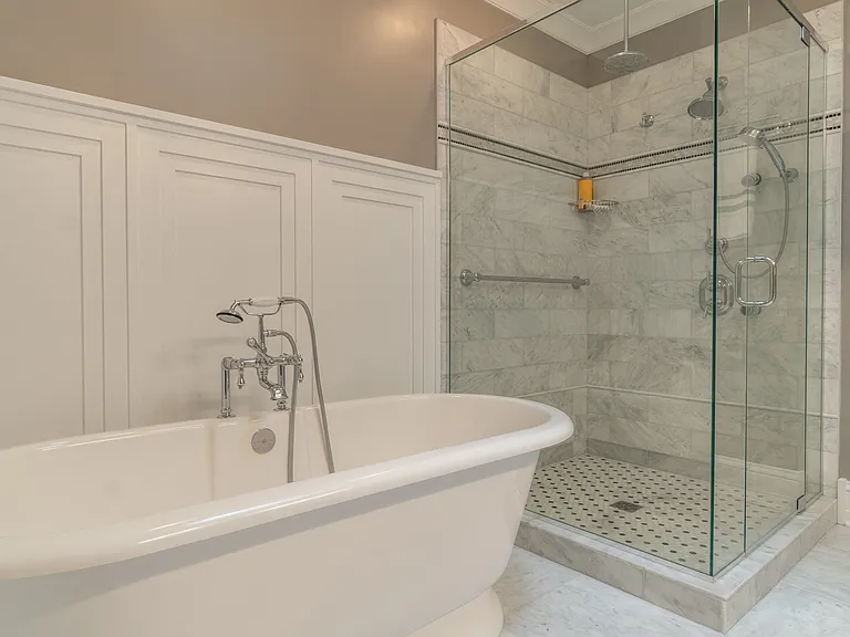 37 Henry St #401 — Photo 23