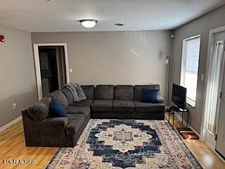 5th image of 1619 Queen Anne Way