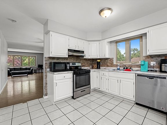 5th image of 1801 S Austin Blvd
