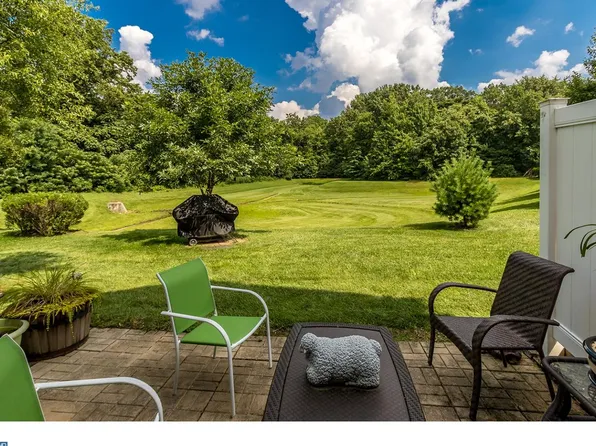 145 Castleton Rd #145, Delran, NJ 08075