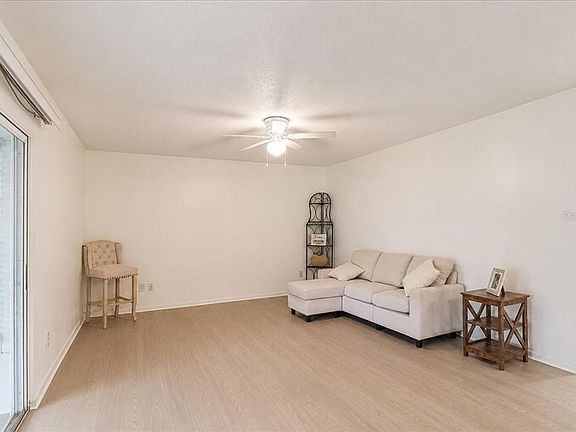 3rd image of 628 FAIRWAYS CIRCLE #B